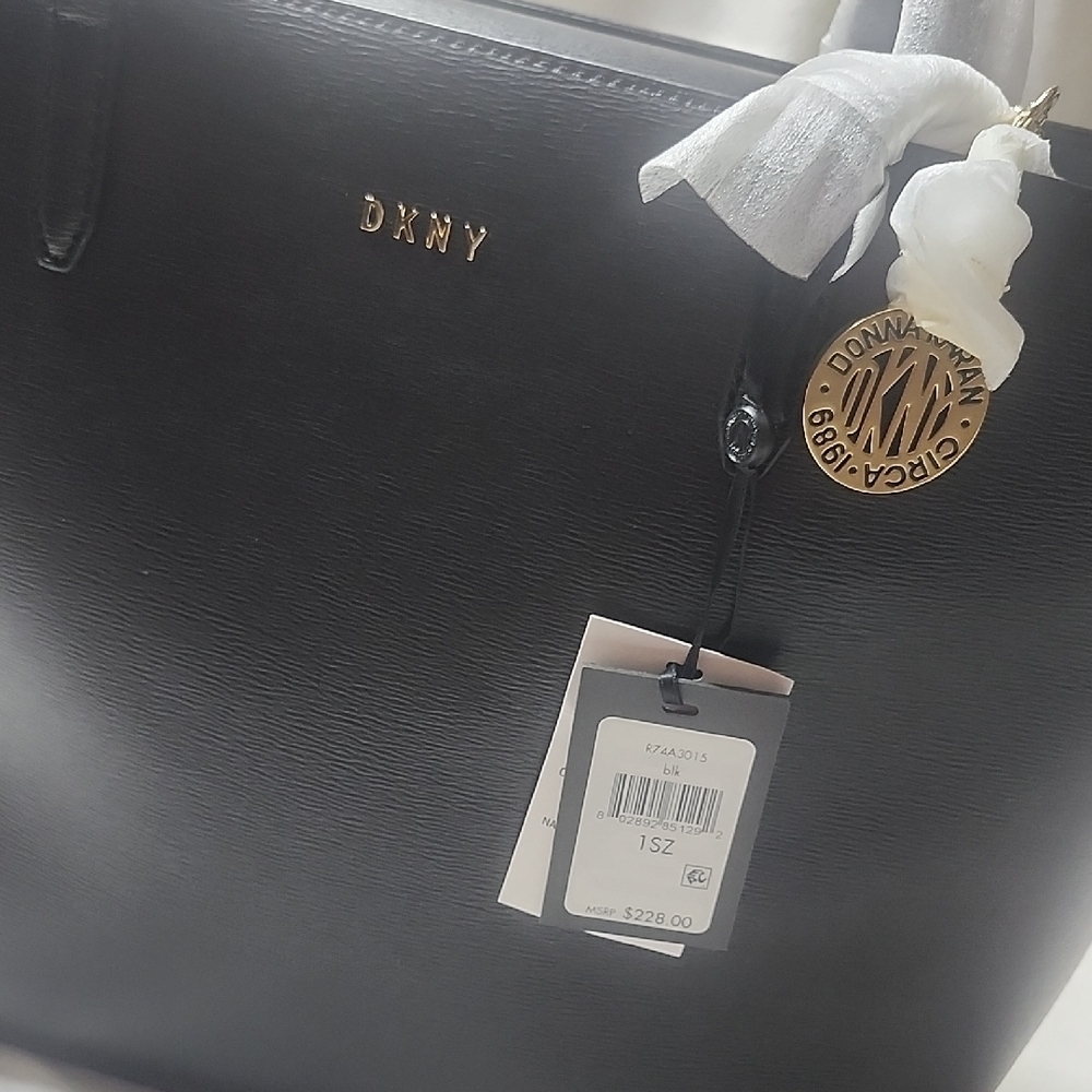 DKNY Classic Black Tote Bag - Picture 4 of 9